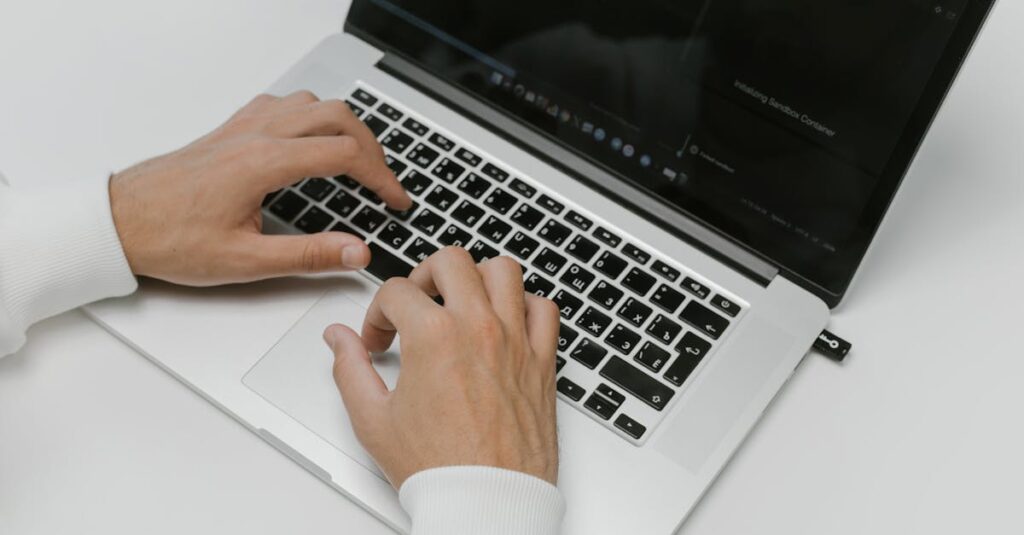 découvrez comment créer une clé usb bootable facilement grâce à notre guide complet. transformez votre usb en un outil pratique pour installer des systèmes d'exploitation ou réparer votre ordinateur en quelques étapes simples.
