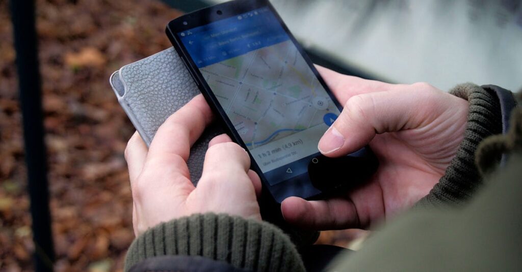 découvrez les avantages de la géolocalisation et comment cette technologie transforme notre manière d'interagir avec le monde. explorez son utilisation dans des secteurs variés tels que le transport, le marketing et la sécurité.