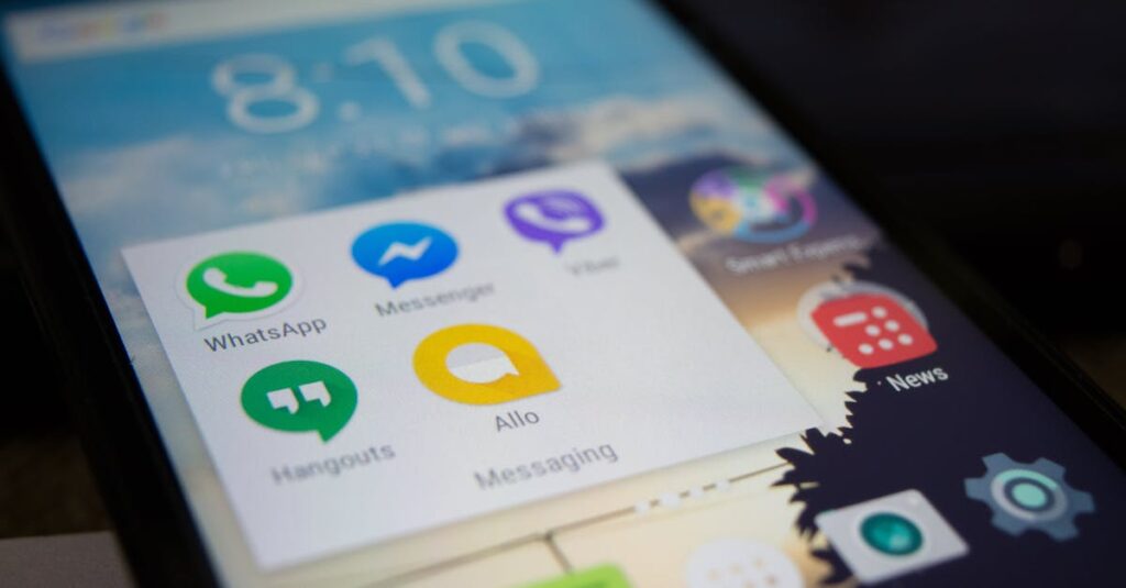 découvrez whatsapp, l'application de messagerie incontournable qui vous permet de communiquer gratuitement avec vos amis et votre famille, d'envoyer des messages, des photos, des vidéos et même de passer des appels vocaux et vidéo. restez connecté où que vous soyez!