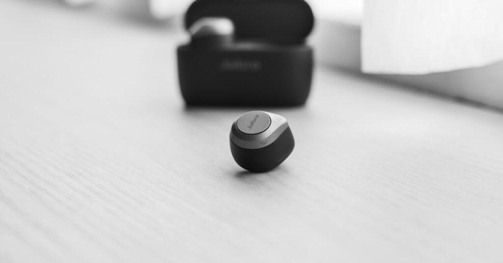 découvrez notre comparaison des écouteurs intra-auriculaires : performances audio, confort d'utilisation, autonomie et rapport qualité-prix. trouvez les meilleurs modèles adaptés à vos besoins et faites le bon choix pour une expérience d'écoute optimale.
