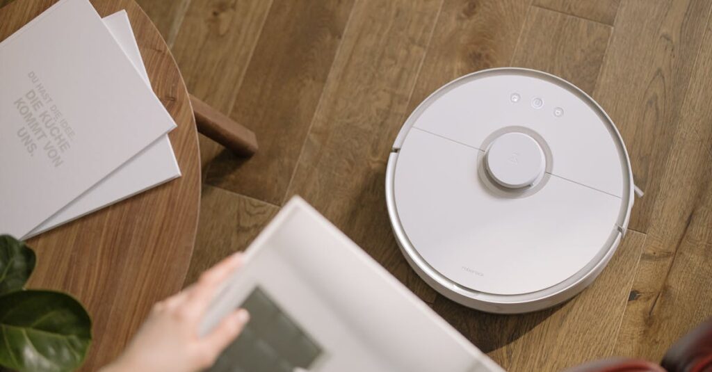 découvrez notre robot aspirateur intelligent, conçu pour simplifier votre ménage. doté de technologies avancées, il navigue facilement dans votre maison et assure un nettoyage en profondeur tout en vous faisant gagner du temps. profitez d'un sol impeccable sans effort !