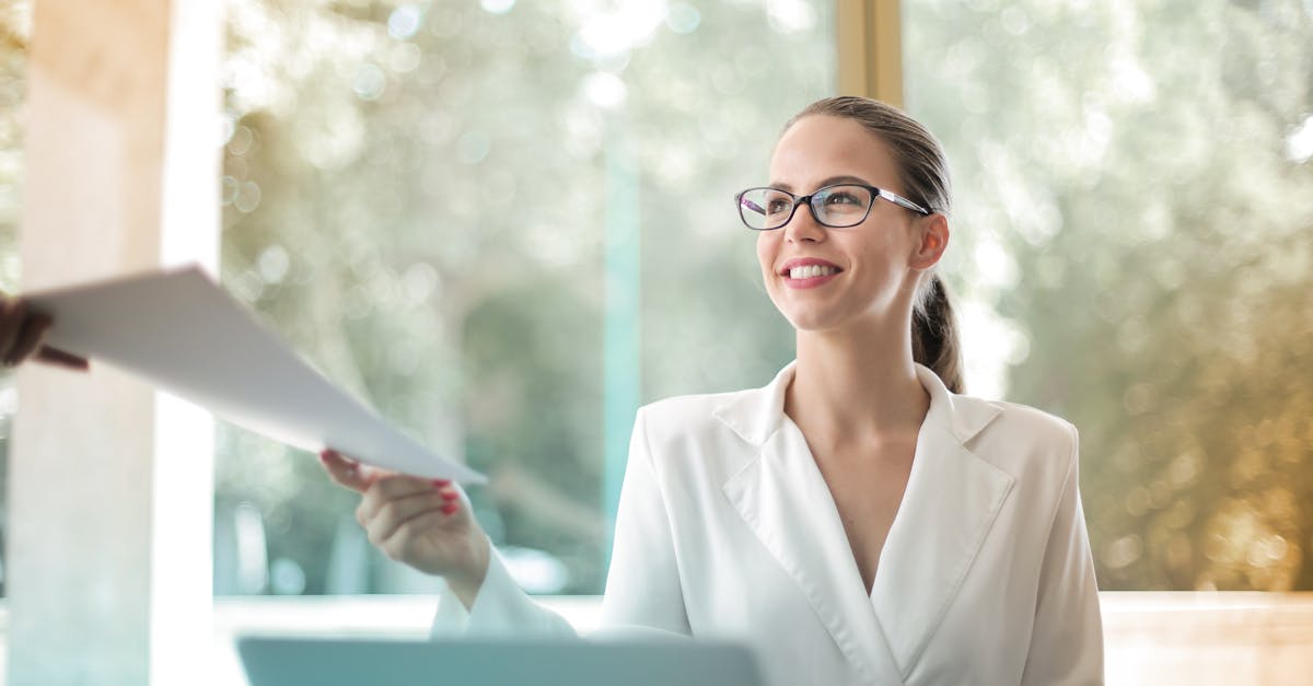 découvrez notre boussole intelligente qui allie technologie avancée et design moderne. naviguez avec précision et élégance, que ce soit en plein air ou en milieu urbain, grâce à ses fonctionnalités innovantes qui vous guideront dans toutes vos aventures.