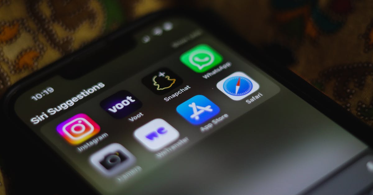 découvrez snapchat, l'application de messagerie éphémère qui révolutionne la communication visuelle. partagez des photos, vidéos et stories instantanément avec vos amis, tout en profitant de filtres amusants et de fonctionnalités innovantes. restez connecté et exprimez votre créativité sur cette plateforme dynamique et interactive.