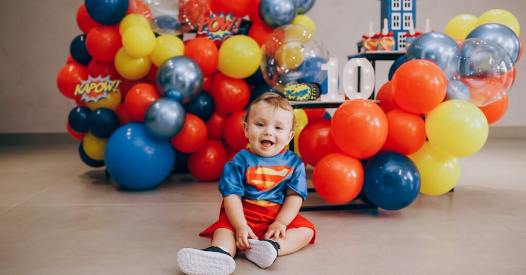 découvrez l'histoire légendaire de superman, le héros emblématique de dc comics, doté de pouvoirs extraordinaires et engagé à protéger l'humanité. plongez dans son univers fascinant, ses origines kryptoniennes et ses combats épiques pour la justice.