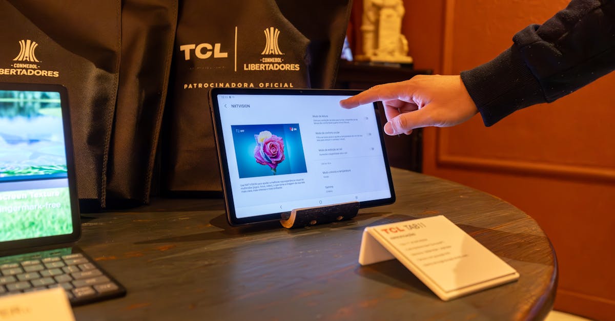 découvrez le tcl nxtframe a300, le cadre photo numérique innovant qui combine design élégant et technologie avancée. affichez vos souvenirs en haute définition et partagez facilement vos photos grâce à sa connectivité intuitive. faites de chaque instant un moment précieux!
