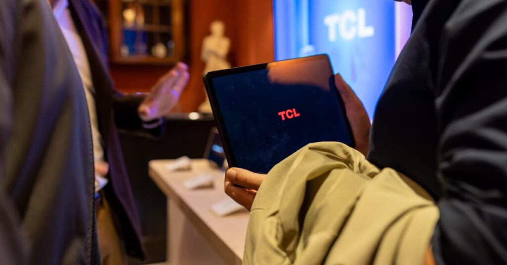découvrez le tcl nxtframe a300, un cadre photo numérique innovant alliant design élégant et haute technologie. profitez d'une qualité d'image exceptionnelle pour afficher vos souvenirs préférés en un clin d'œil. idéal pour embellir votre intérieur ou offrir en cadeau.