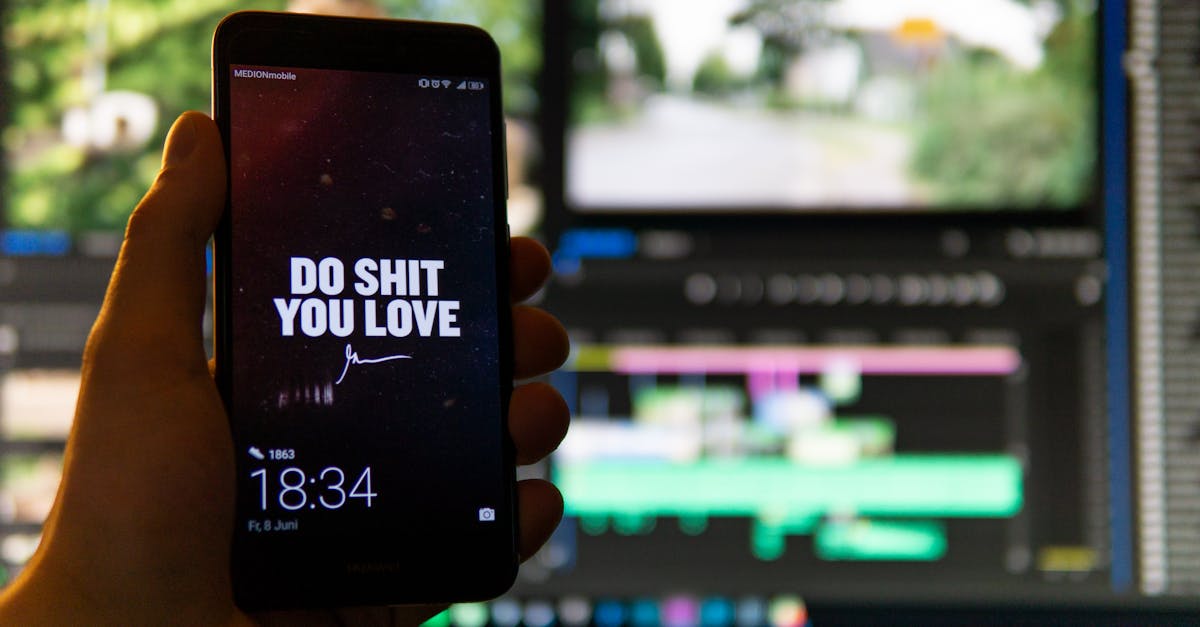 découvrez l'art du montage vidéo avec nos conseils et techniques. apprenez à transformer vos séquences brutes en véritables œuvres d'art captivantes grâce à des outils et des astuces professionnels.