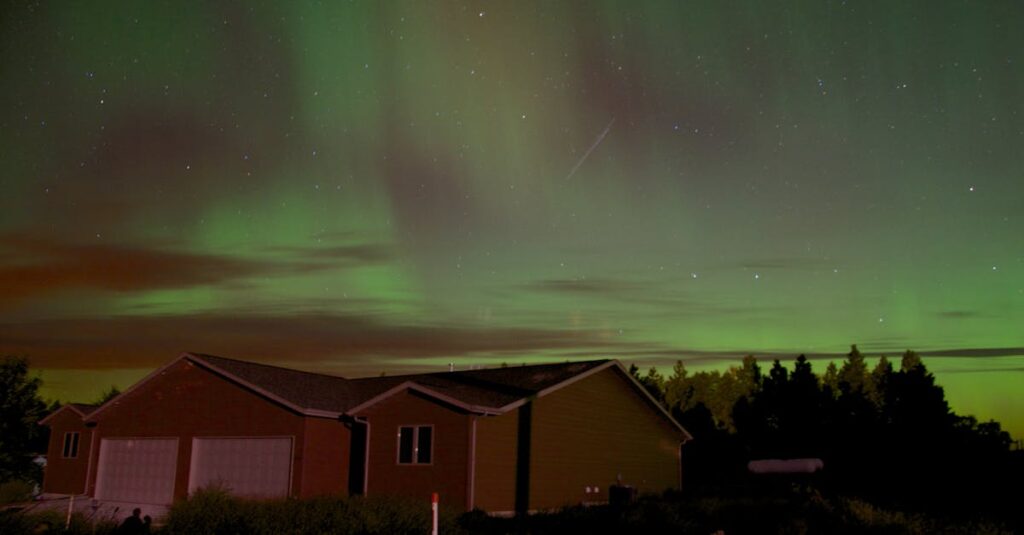 découvrez les aurores, ces phénomènes lumineux spectaculaires qui illuminent le ciel des régions polaires. apprenez-en davantage sur leur formation, leurs couleurs envoûtantes et les meilleures destinations pour les observer.
