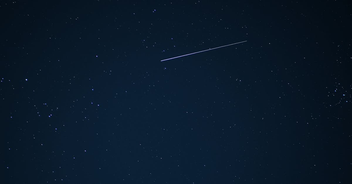 découvrez tout sur les perséides, cette célèbre pluie d'étoiles filantes qui illumine le ciel chaque été. conseils d'observation, dates à ne pas manquer et explications scientifiques pour profiter pleinement du spectacle !