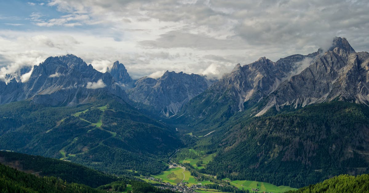 découvrez dall-e, l’intelligence artificielle d’openai capable de générer des images originales à partir de simples descriptions textuelles. explorez ses fonctionnalités, usages créatifs et applications innovantes.