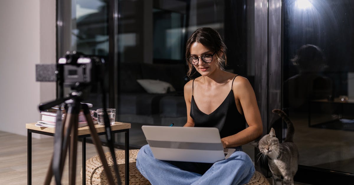 créez votre avatar en ligne facilement et rapidement avec notre outil personnalisé. personnalisez chaque détail pour un rendu unique et amusant.