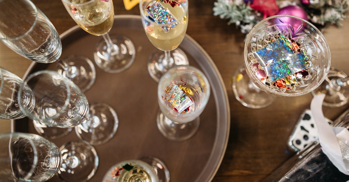 skype est une application de communication qui permet d'effectuer des appels vidéo et audio, d'envoyer des messages instantanés et de collaborer facilement avec des contacts partout dans le monde.