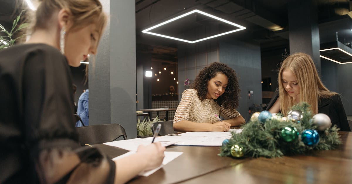 skype est une application de communication qui permet d'effectuer des appels vidéo, audio et des messageries instantanées pour rester connecté avec vos proches et collègues partout dans le monde.