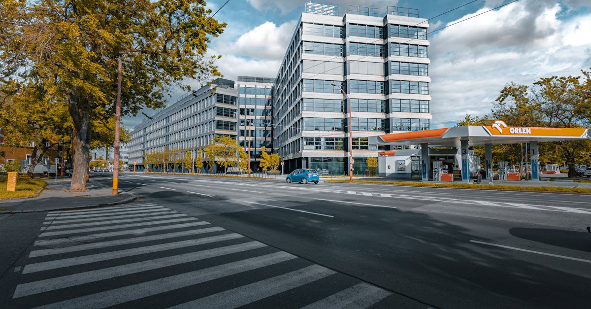 ibm mqseries est une solution de middleware offrant un transfert sécurisé et fiable des messages entre applications, facilitant l'intégration et la communication dans les environnements informatiques.