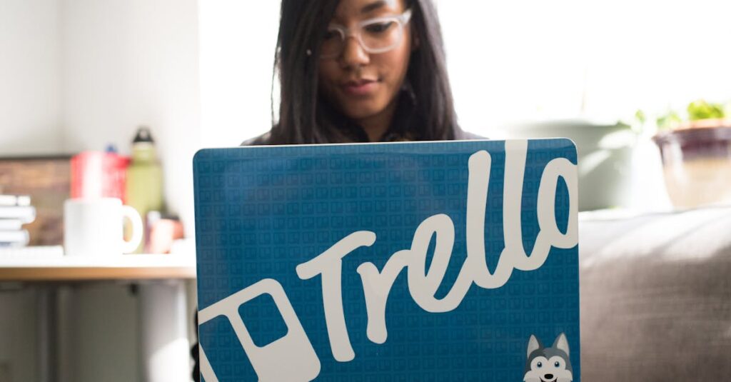 avis sur Trello : fonctionnalités, avantages et retours d’utilisateurs découvrez trello, l'outil de gestion de projets visuel et collaboratif qui simplifie l'organisation de vos tâches et améliore la productivité de votre équipe.