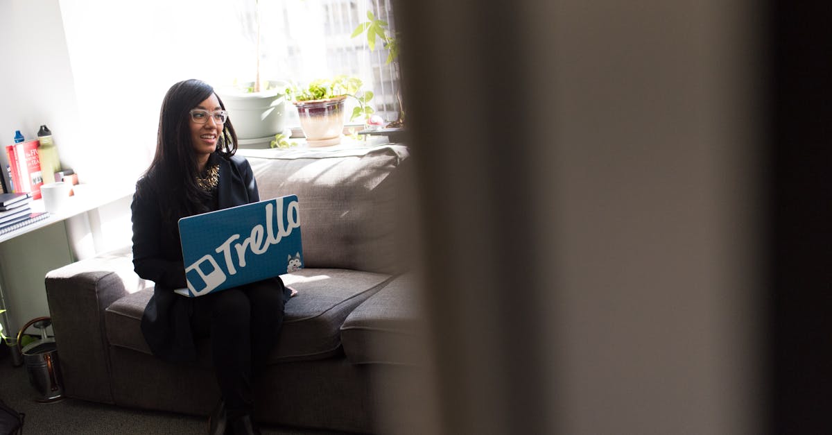 trello est une application de gestion de projets visuelle qui permet d'organiser vos tâches facilement grâce à des tableaux, listes et cartes collaboratives.