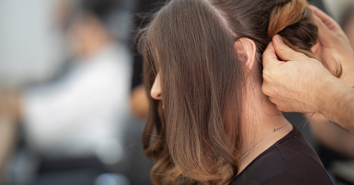 découvrez nos coupes de cheveux tendance et adaptées à votre style. trouvez l'inspiration pour un nouveau look parfait chez notre salon de coiffure.