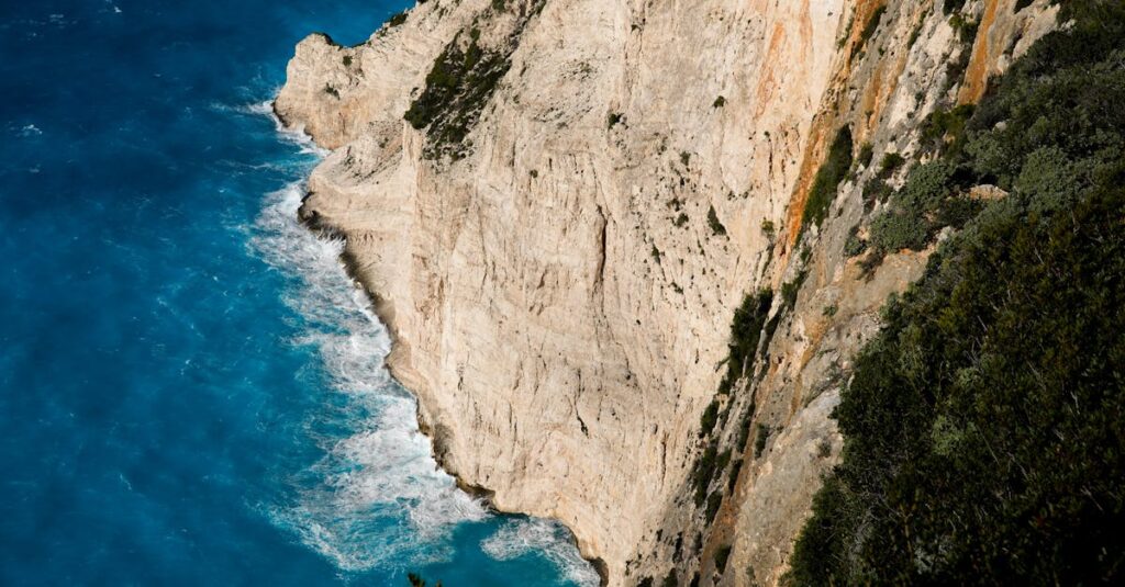 Microsoft Azure : tout savoir sur la plateforme cloud de référence découvrez microsoft azure, la plateforme cloud de référence pour créer, déployer et gérer des applications et services via un réseau mondial de centres de données sécurisés.