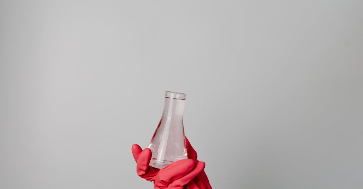 découvrez le rôle d'un chercheur scientifique : mener des études innovantes, analyser des données et contribuer à l'avancement des connaissances dans divers domaines scientifiques.