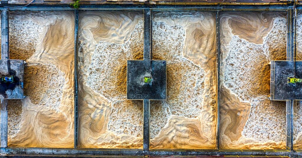 découvrez les dangers des moteurs utilisant des carburants toxiques et leurs impacts sur l'environnement et la santé.