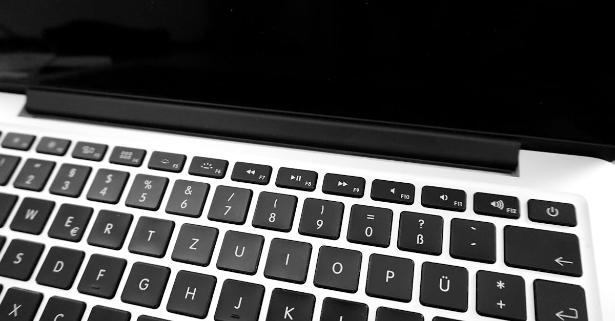 découvrez les interfaces homme-machine, qui facilitent l'interaction entre l'humain et l'ordinateur grâce à des technologies innovantes et intuitives.