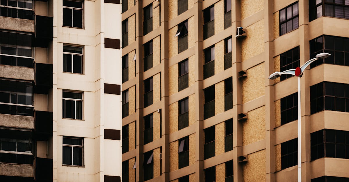 découvrez tout ce qu'il faut savoir sur les poursuites judiciaires, leurs procédures, et vos droits en cas de litige.