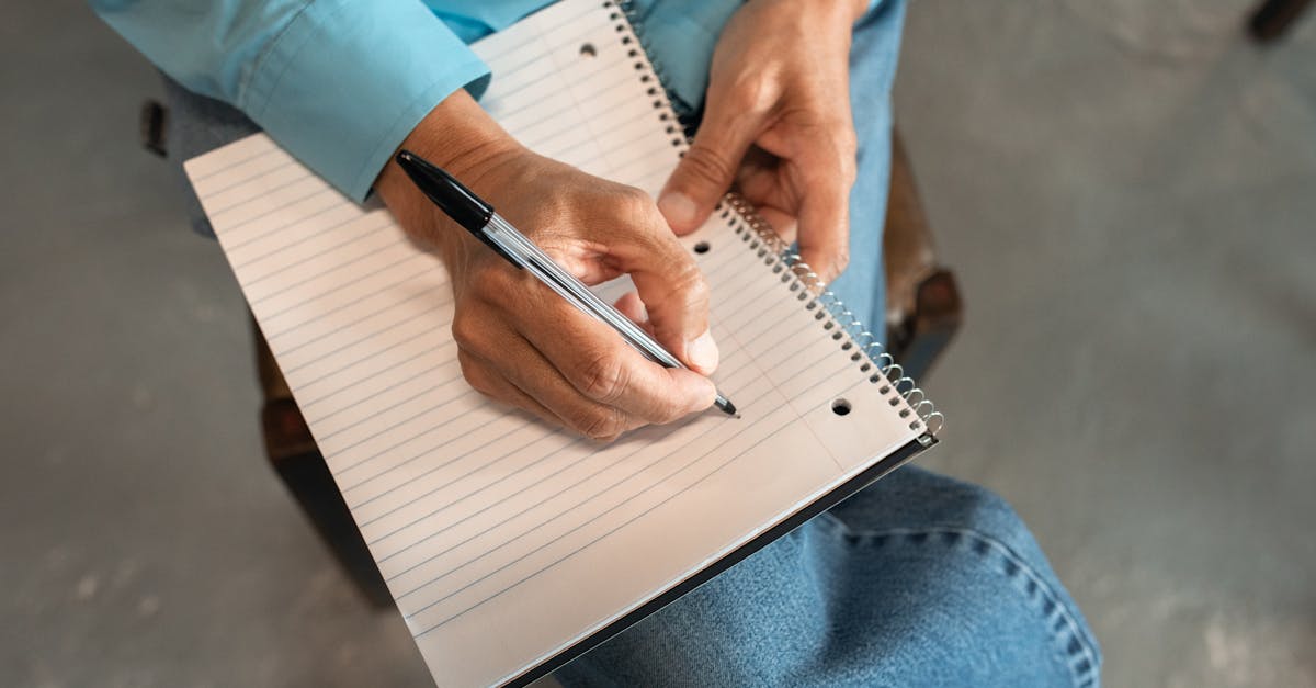 découvrez la définition du terme « prompt » et son utilisation dans différents contextes, notamment en informatique et en communication.